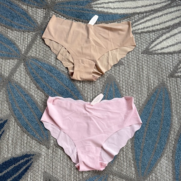 Victoria’s Secret Hip Hugger No Show Scalloped Edge 2 Pack Underwear Size Large - Picture 1 of 9